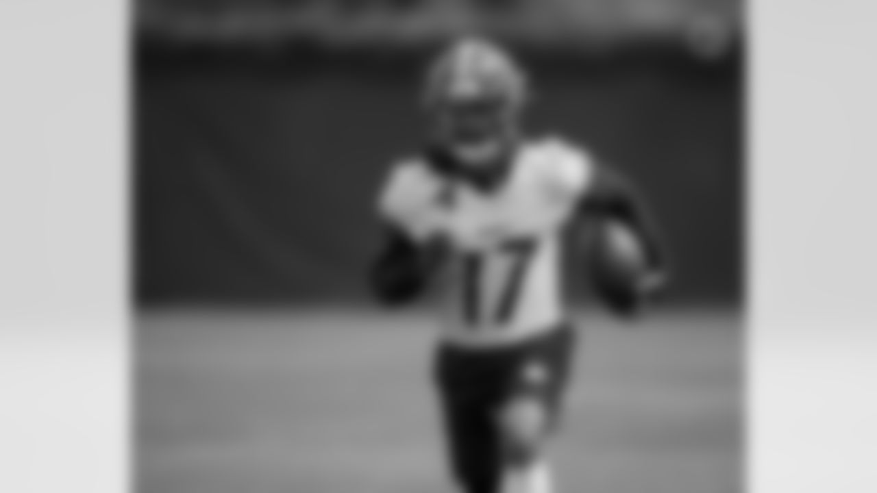 Pittsburgh Steelers cornerback Mark Gilbert (17) during practice at the UPMC Rooney Sports Complex preparing for a Week 2 matchup against the Las Vegas Raiders, Thursday, Sept. 16, 2021 in Pittsburgh, PA. (Karl Roser / Pittsburgh Steelers)