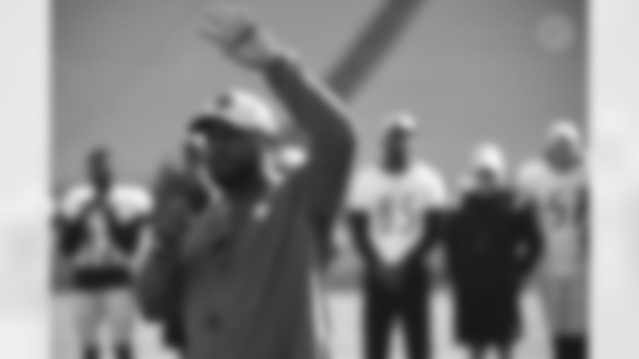 Pittsburgh Steelers Head Coach Mike Tomlin speaks to fans prior to practice at Heinz Field during the 2021 Steelers Camp, Friday, July 30, 2021 in Pittsburgh, PA. (Karl Roser / Pittsburgh Steelers)