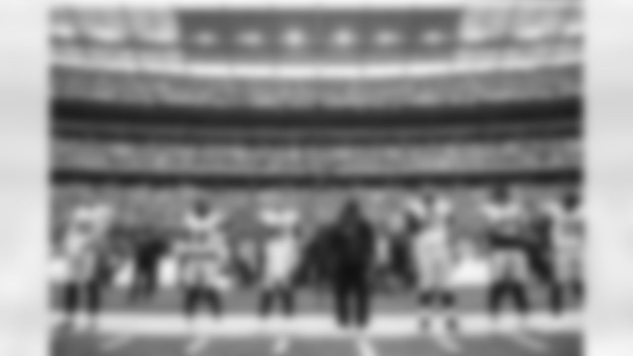 Pittsburgh Steelers linebacker T.J. Watt (90), Pittsburgh Steelers wide receiver Diontae Johnson (18), Pittsburgh Steelers quarterback Mitch Trubisky (10), Pittsburgh Steelers Head Coach Mike Tomlin, Pittsburgh Steelers defensive tackle Cameron Heyward (97), Pittsburgh Steelers wide receiver Chase Claypool (11) and Pittsburgh Steelers wide receiver Miles Boykin (13) during a regular season game between the Pittsburgh Steelers and the Cincinnati Bengals, Sunday, Sept. 11, 2022 in Pittsburgh, PA. (Karl Roser / Pittsburgh Steelers)
