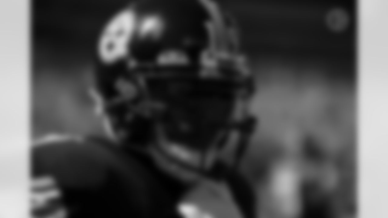 Pittsburgh Steelers wide receiver JuJu Smith-Schuster (19) during a regular season game between the Pittsburgh Steelers and the Las Vegas Raiders, Sunday, Sept. 19, 2021 in Pittsburgh, PA. The Raiders beat the Steelers 26-17. (Karl Roser / Pittsburgh Steelers)