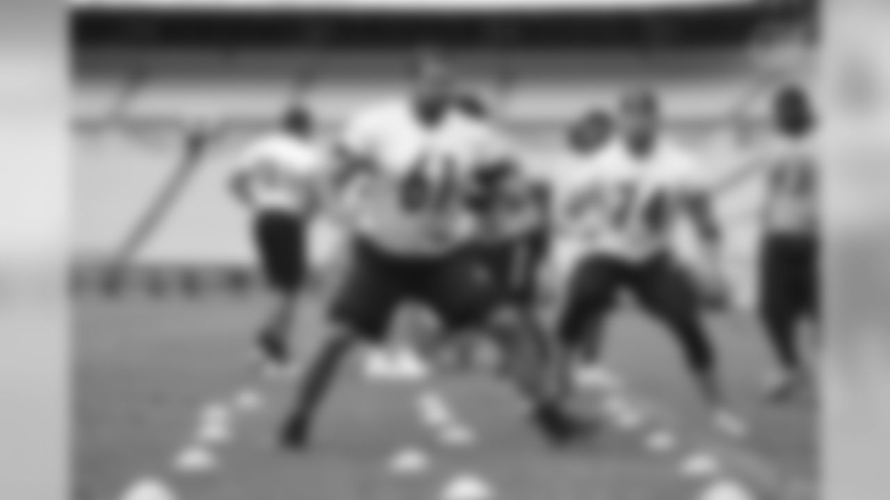 Pittsburgh Steelers guard Stefen Wisniewski (61) trains at Heinz Field during the Steelers 2020 Training Camp, Monday, Aug. 3, 2020 in Pittsburgh, PA. (Karl Roser / Pittsburgh Steelers)