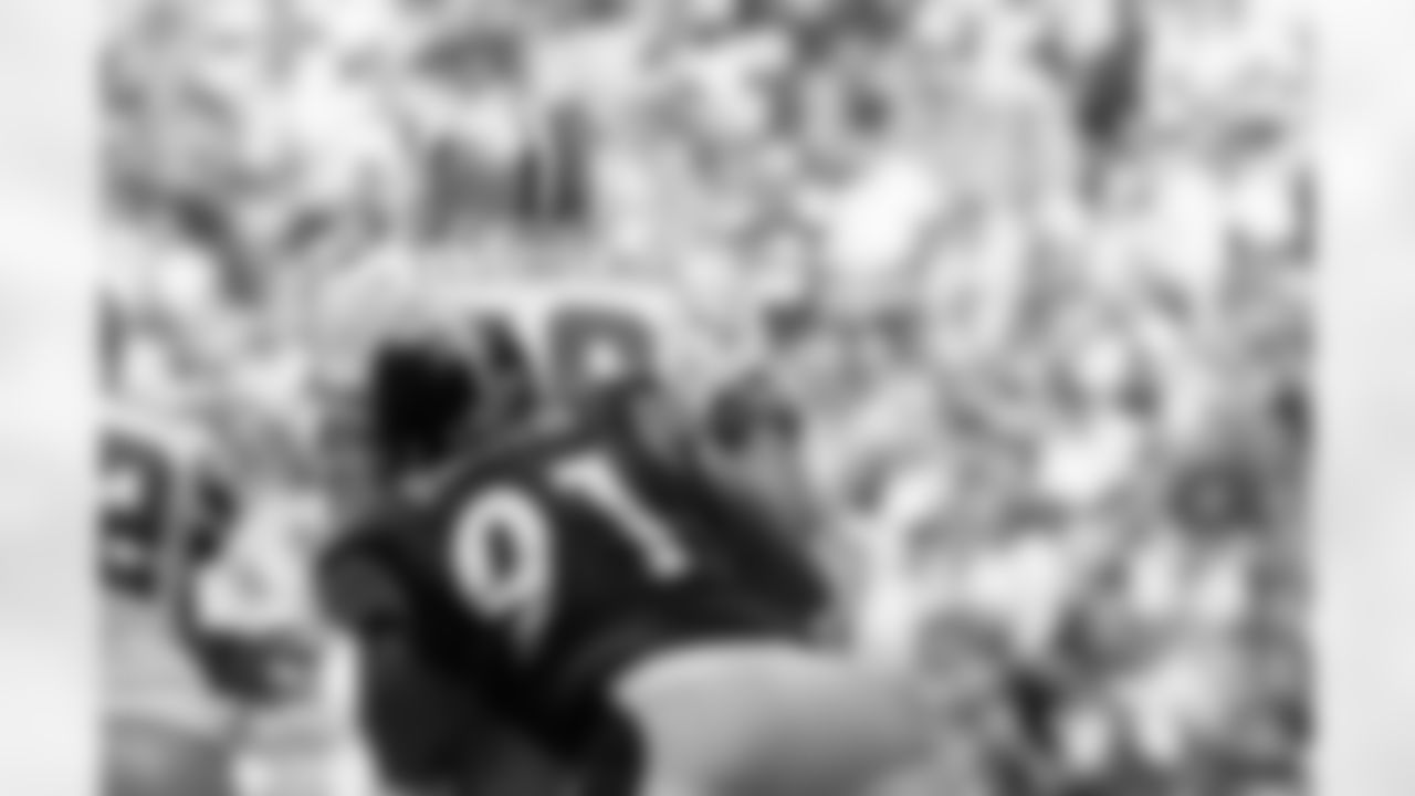 9. Aaron Smith (1999-2011) - 44 career QB sacks