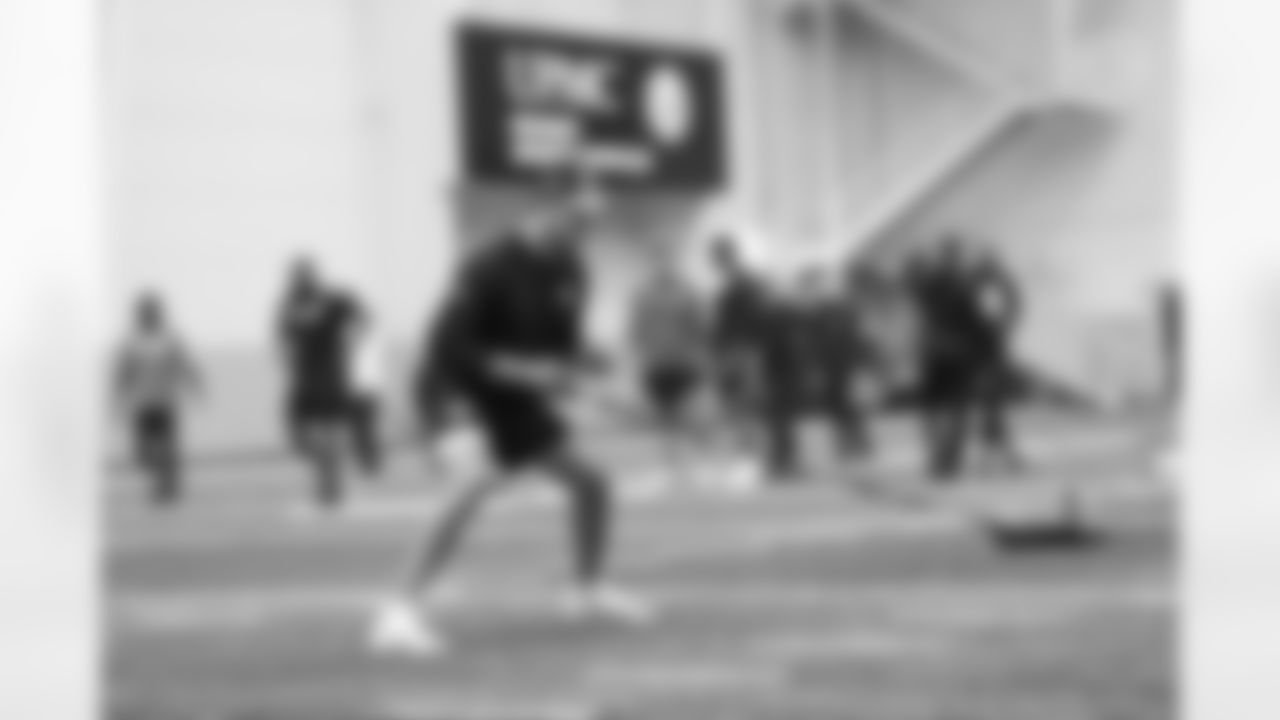 Pittsburgh Steelers quarterback Mason Rudolph (2) participates in Phase One of the voluntary offseason workout program, Tuesday April 19, 2022 at the UPMC Rooney Sports Complex. (Karl Roser / Pittsburgh Steelers)