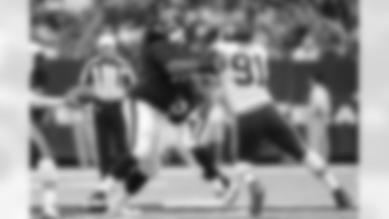 LB Tamba Hali has recorded 8 total tackles (7 solo and 1 assist) and 1.0 sack for the Chiefs defense this season.