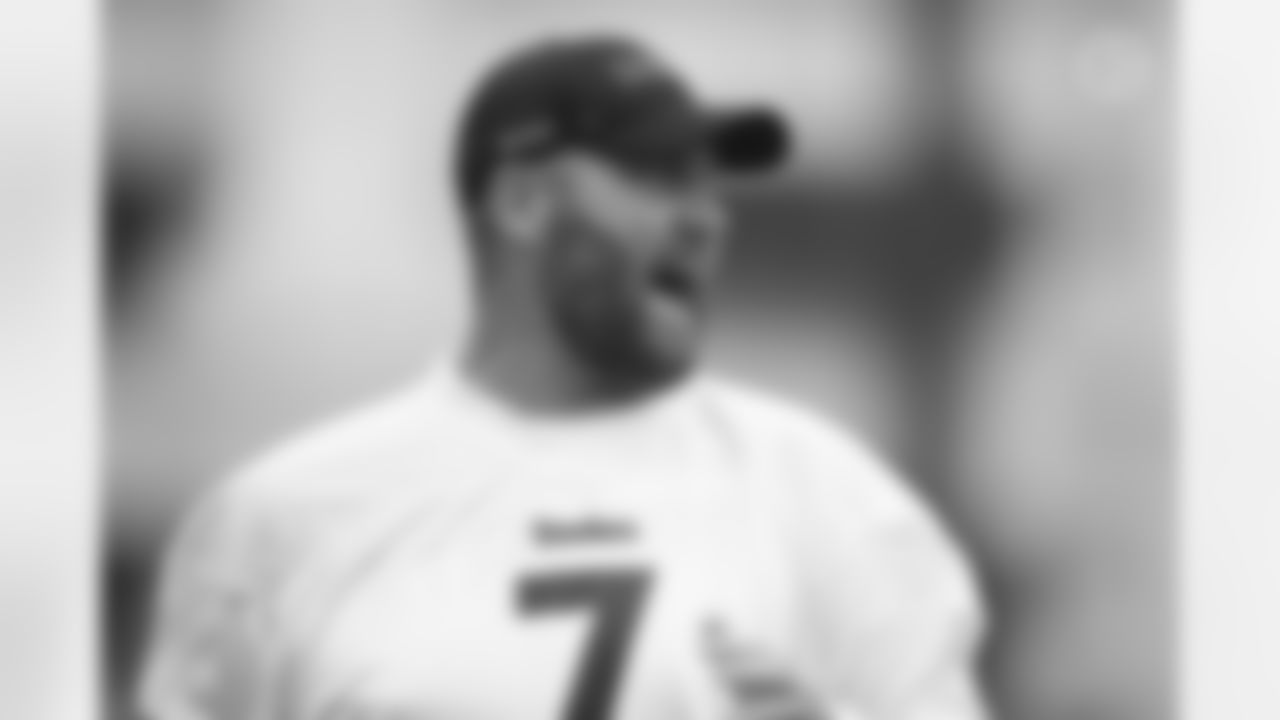 Pittsburgh Steelers quarterback Ben Roethlisberger (7) participates in the Organized Team Activities (OTAs), Wednesday June 2, 2021 at the UPMC Rooney Sports Complex. (Karl Roser / Pittsburgh Steelers)