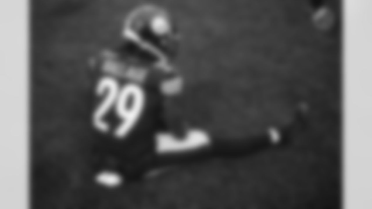 Pittsburgh Steelers running back Kalen Ballage (29) during a regular season game between the Pittsburgh Steelers and the Buffalo Bills, Sunday, Sept. 12, 2021 in Buffalo, NY. The Steelers beat the Bills 23-16. (Caitlyn Epes / Pittsburgh Steelers)