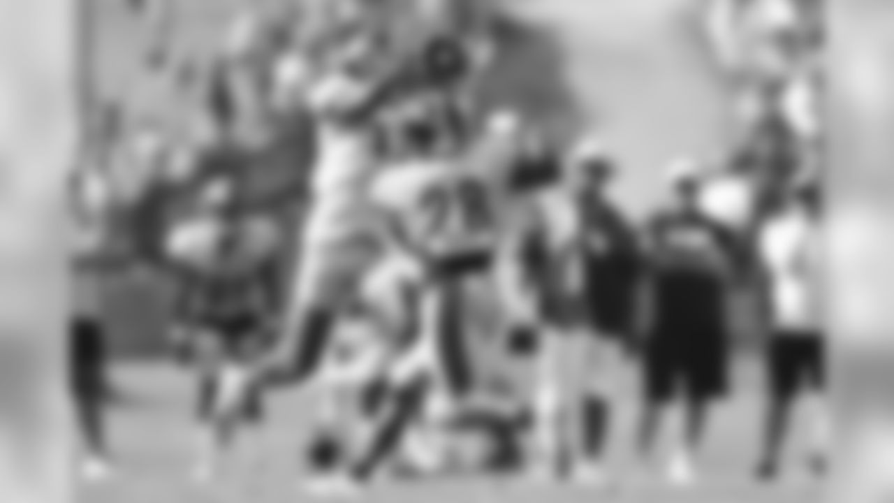 JuJu Smith-Schuster and Mike Hilton