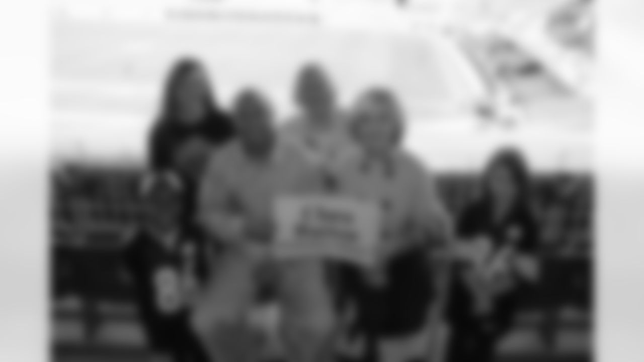08_CaringTeam_Luncheon_dh_325