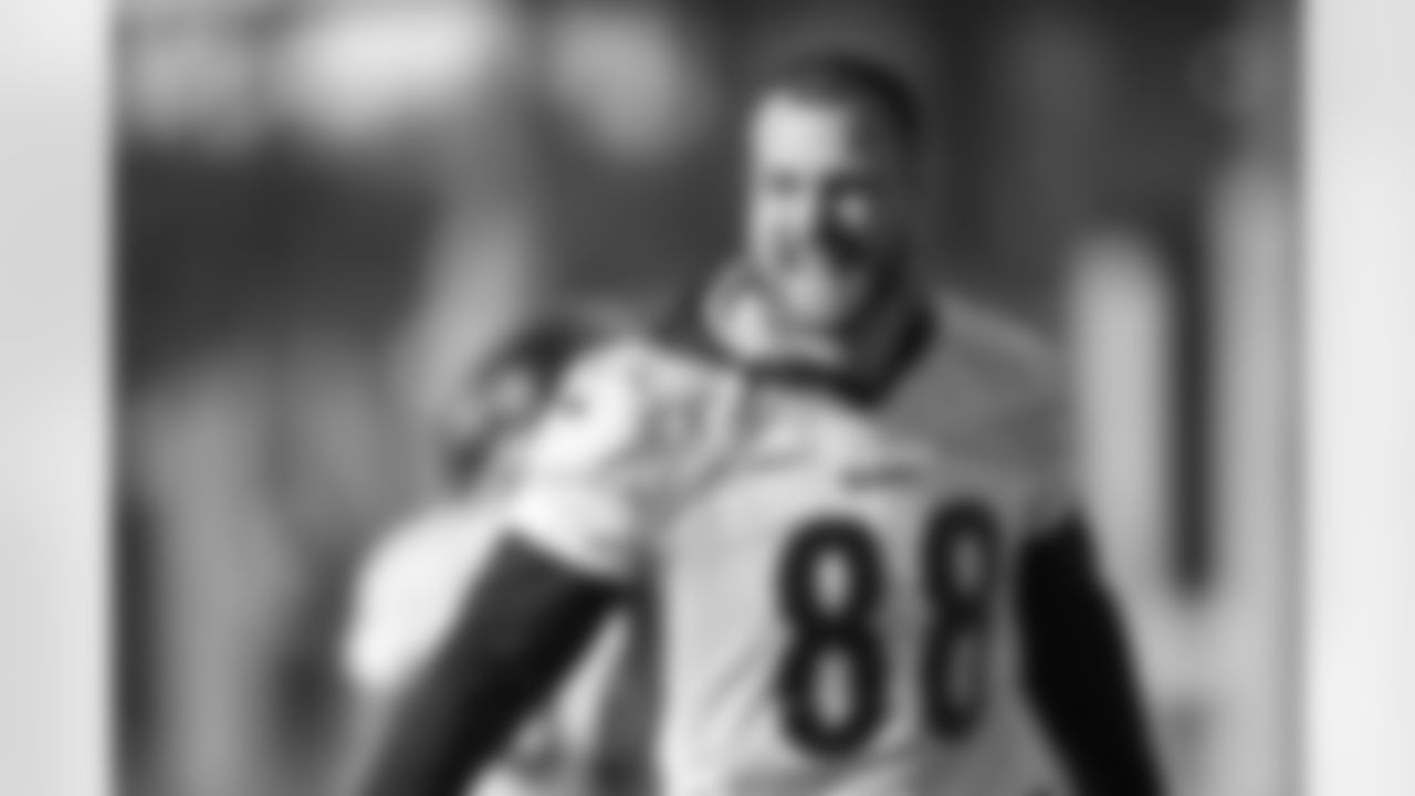 Pittsburgh Steelers tight end Pat Freiermuth (88) during practice at the UPMC Rooney Sports Complex preparing for a Week 14 matchup against the Baltimore Ravens Friday, Dec. 9, 2022 in Pittsburgh, PA. (Karl Roser / Pittsburgh Steelers)
