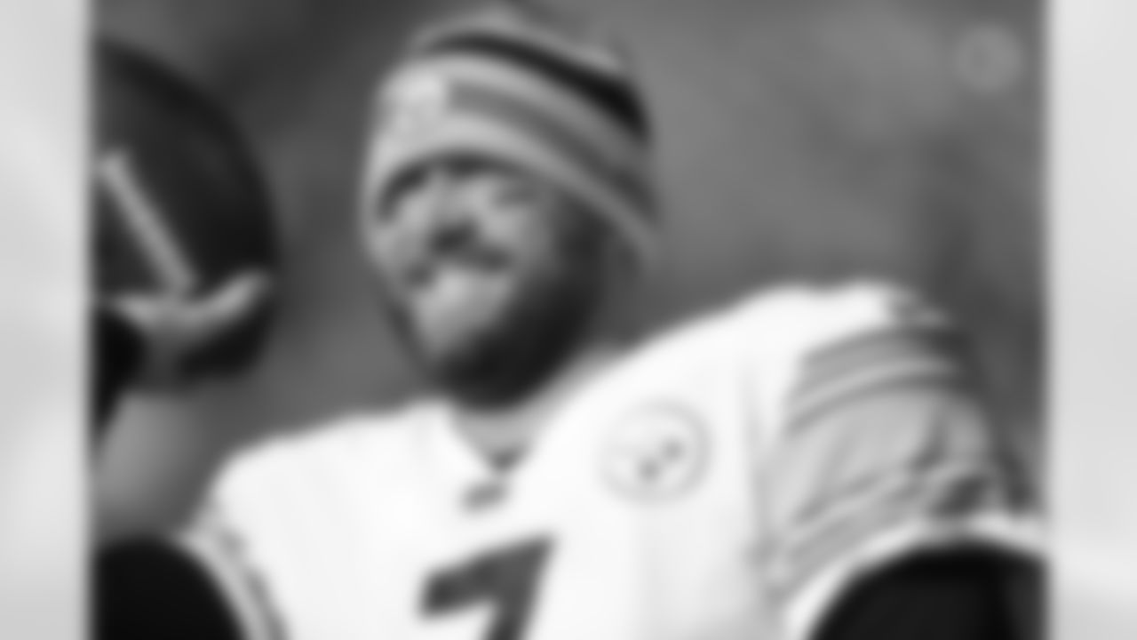 Pittsburgh Steelers quarterback Ben Roethlisberger (7) during a regular season game between the Pittsburgh Steelers and the Cincinnati Bengals, Sunday, Nov. 28, 2021 in Cincinnati, OH. (Karl Roser / Pittsburgh Steelers)