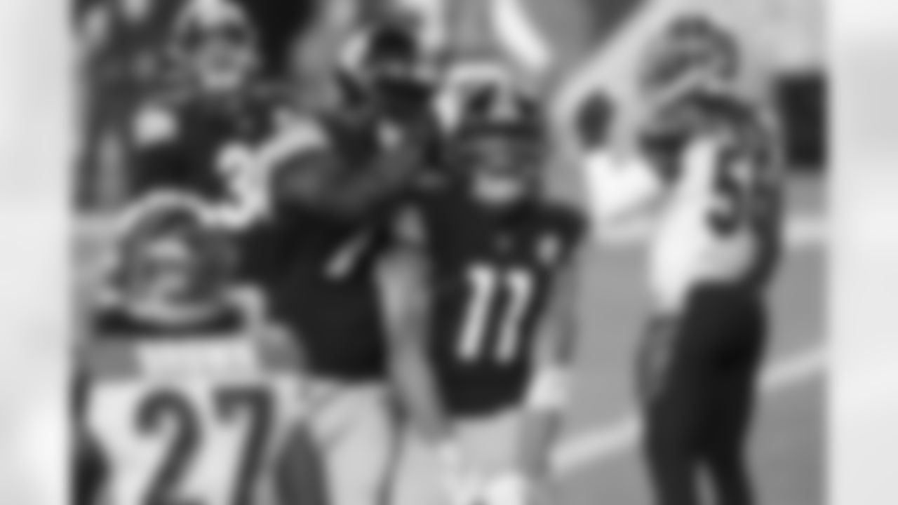 Pittsburgh Steelers wide receiver Chase Claypool (11) celebrates with teammates during a regular season game between the Pittsburgh Steelers and the Cincinnati Bengals, Sunday, Nov. 15, 2020 in Pittsburgh, PA. The Steelers beat the Bengals 36-10. (Jared Wickerham / Pittsburgh Steelers)