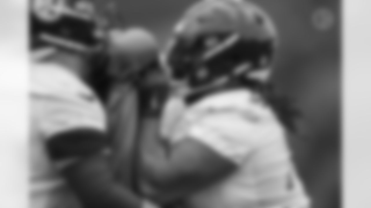 Pittsburgh Steelers offensive lineman Rashaad Coward (79) participates in the Organized Team Activities (OTAs), Wednesday June 2, 2021 at the UPMC Rooney Sports Complex. (Karl Roser / Pittsburgh Steelers)
