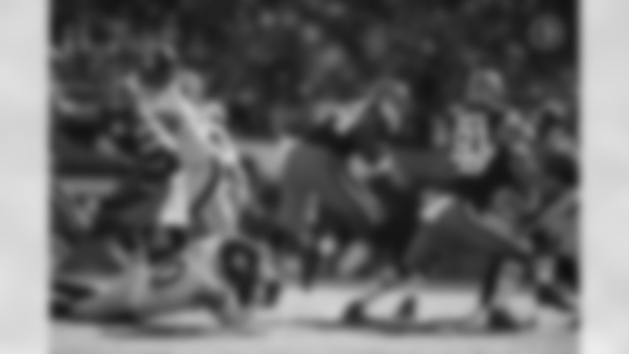 Pittsburgh Steelers linebacker T.J. Watt (90) during a regular season game between the Pittsburgh Steelers and the Cleveland Browns, Sunday, Oct. 31, 2021 in Cleveland, OH. (Karl Roser / Pittsburgh Steelers)