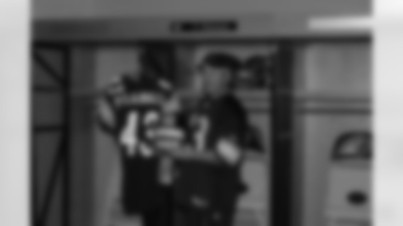 08_DraftDay_HeinzField_dh_451