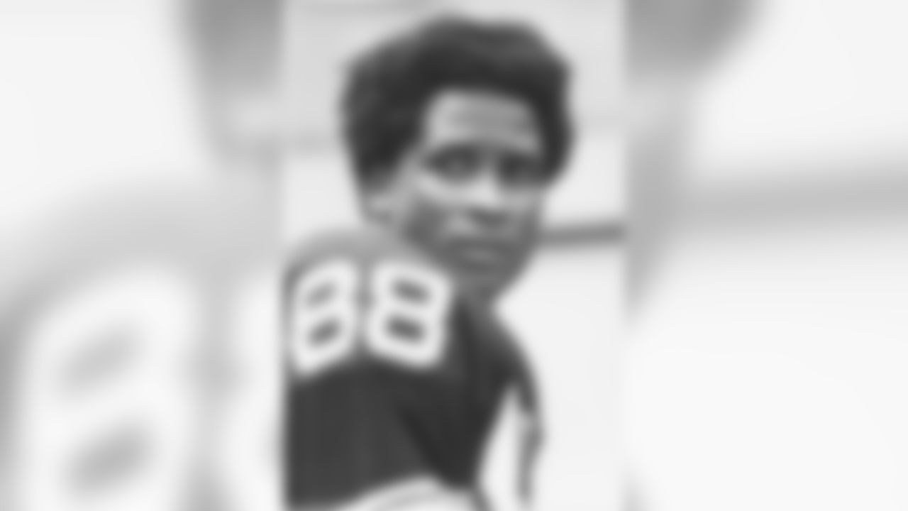 10. Lynn Swann (1974-1982) - 739 yards
