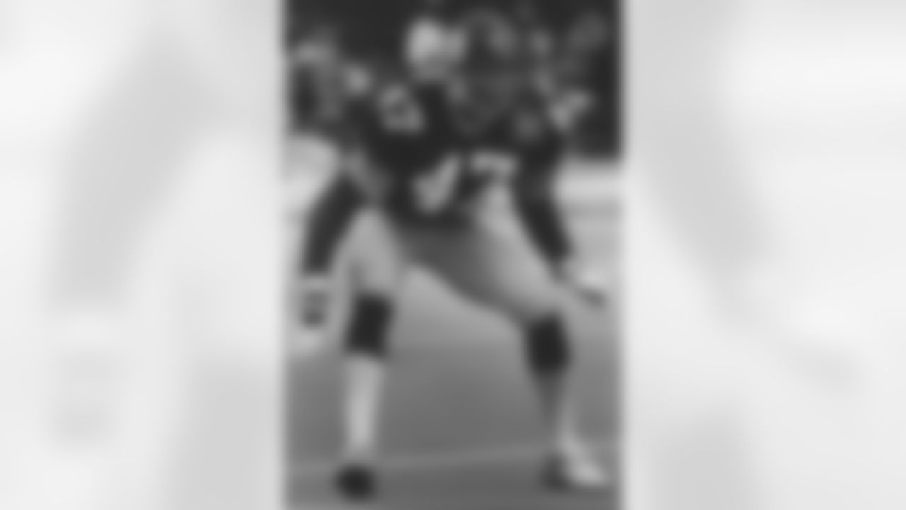 Mel Blount was inducted into the Pro Football Hall of Fame in 1989