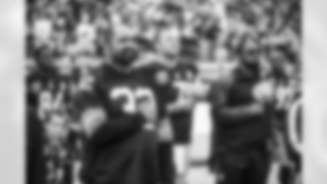 Former Steeler and Hall of Famer Franco Harris stands for the National Anthem during the game against the New Orleans Saints. Harris was in attendance for Steelers Alumni Weekend and served as an honorary team captain during the coin toss.