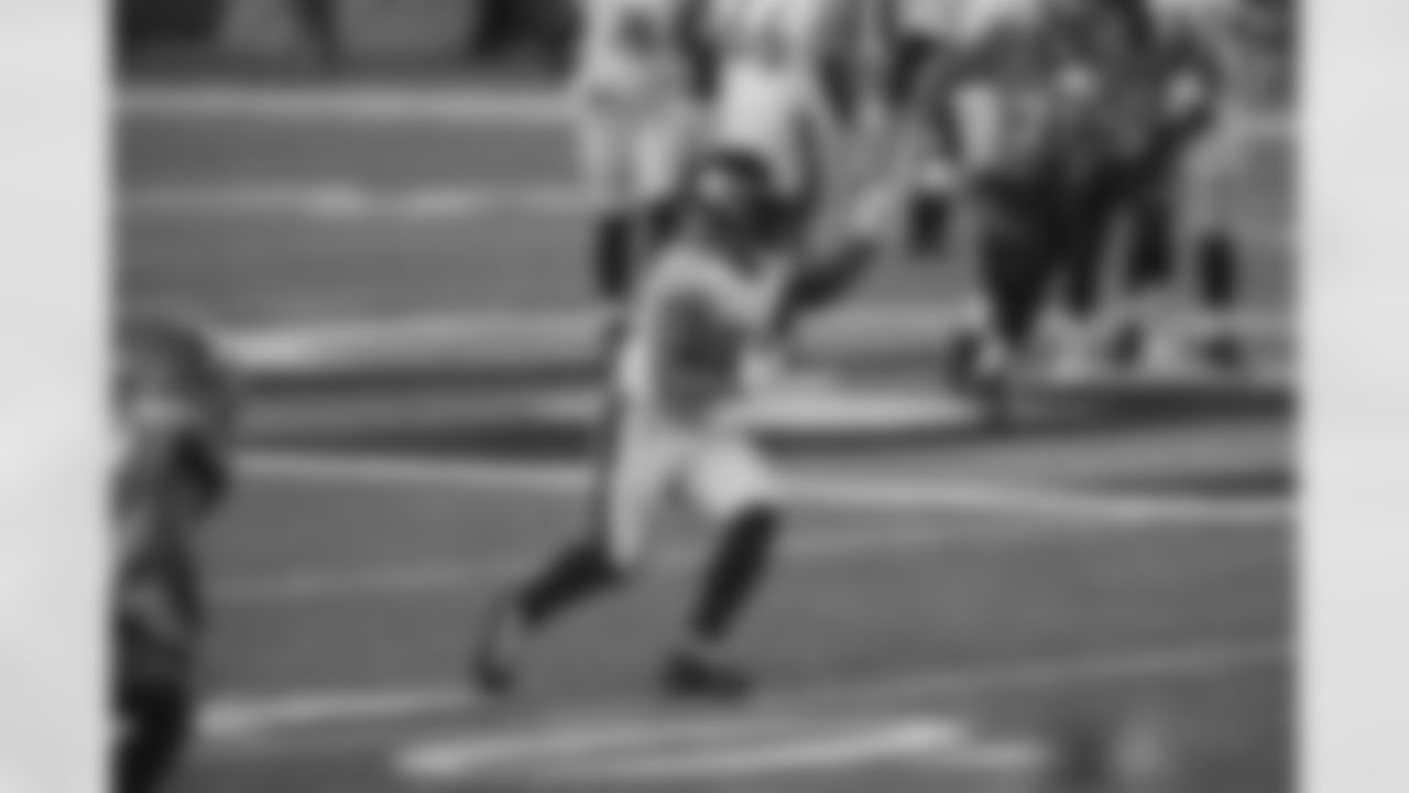 Pittsburgh Steelers running back Benny Snell Jr. (24) during a regular season game between the Pittsburgh Steelers and the Cincinnati Bengals, Monday, Dec. 21, 2020 in Cincinnati, OH. (Maddie Schroeder / Pittsburgh Steelers)