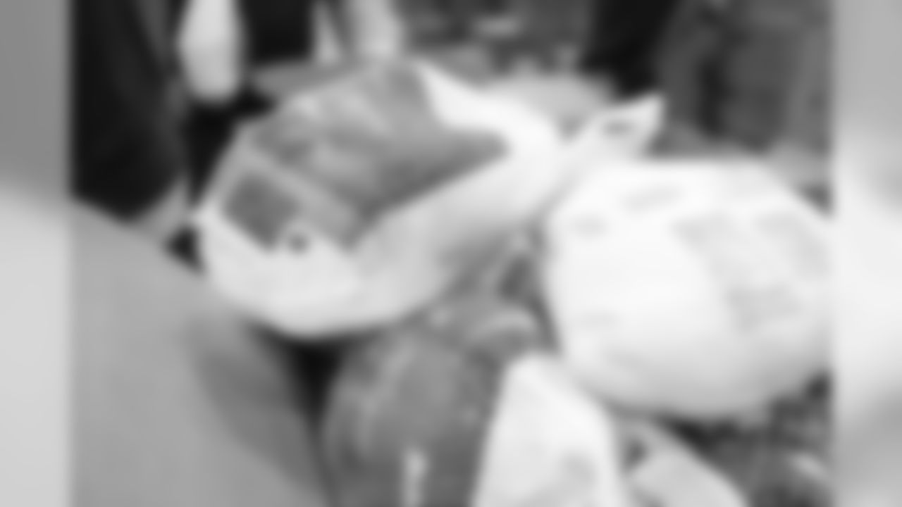2018_Turkey_Giveaway_1119rm0020