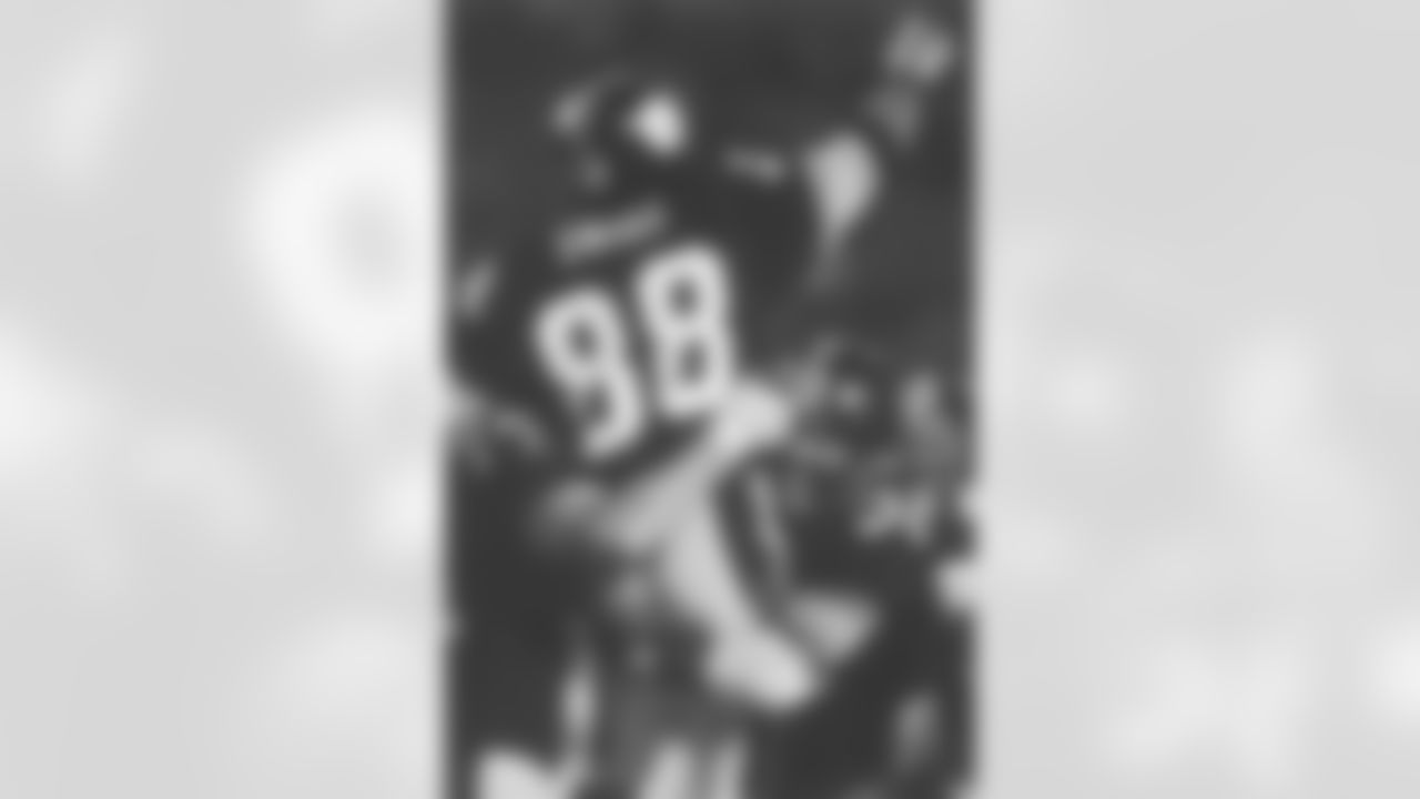 Lynn Swann was inducted into the Pro Football Hall of Fame in 2001