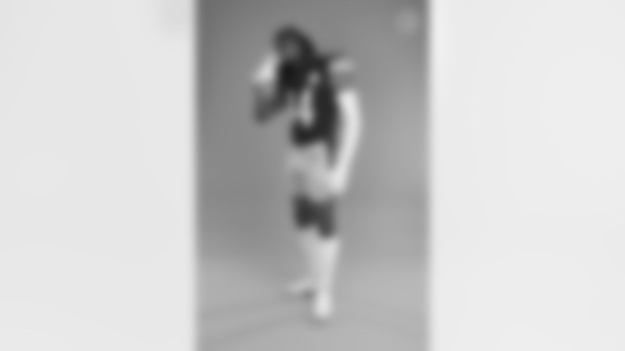 Pittsburgh Steelers safety Terrell Edmunds (34) poses for a photo during the Steelers 2021 media day, Friday, July 23, 2021 in Pittsburgh, PA. (Caitlyn Epes / Pittsburgh Steelers)