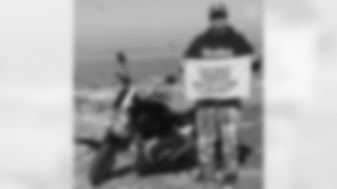 SNUTraditions_TerribleTowelAroundTheWorld_Dec132020803PM_Dawson_Albert_97494590_36857DD676304E1E8A49BBBDCD6DFE79.jpeg_97494590_36857DD676304E1E8A49BBBDCD6DFE79