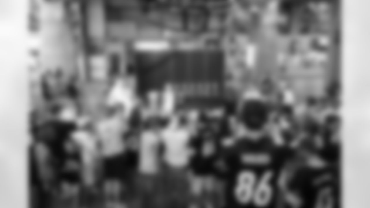 09 Fan Blitz
