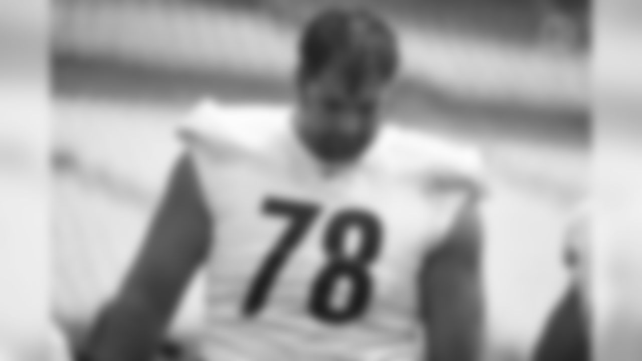 Pittsburgh Steelers offensive tackle Alejandro Villanueva (78) trains at Heinz Field during the Steelers 2020 Training Camp, Friday, Aug. 14, 2020 in Pittsburgh, PA. (Karl Roser / Pittsburgh Steelers)