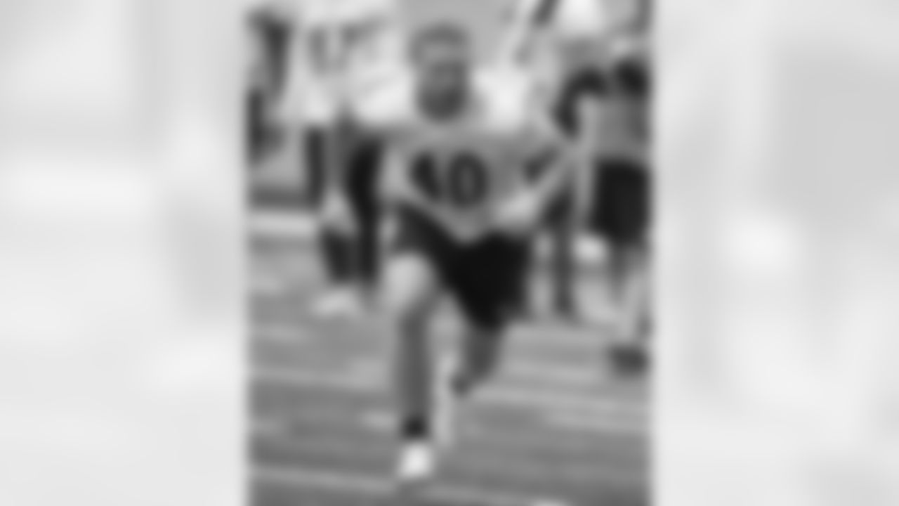 Pittsburgh Steelers fullback Monte Pottebaum (40) participates in the Steelers rookie minicamp at the UPMC Rooney Sports Complex, Saturday, May 13, 2023 in Pittsburgh, PA. (Karl Roser / Pittsburgh Steelers)