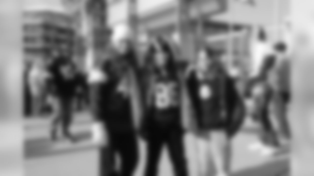 09_OAK_Fans