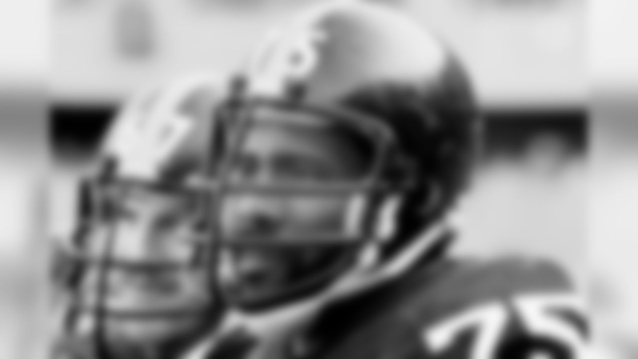 4. Joe Greene (69-81) - 66 career QB sacks