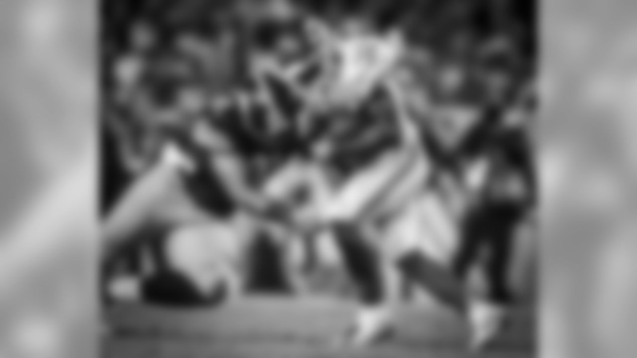 A 2016 Regular Season game between the Pittsburgh Steelers and the Kansas City Chiefs on Sunday October 2nd 2016. The Steelers defeated the Chiefs 43-14.