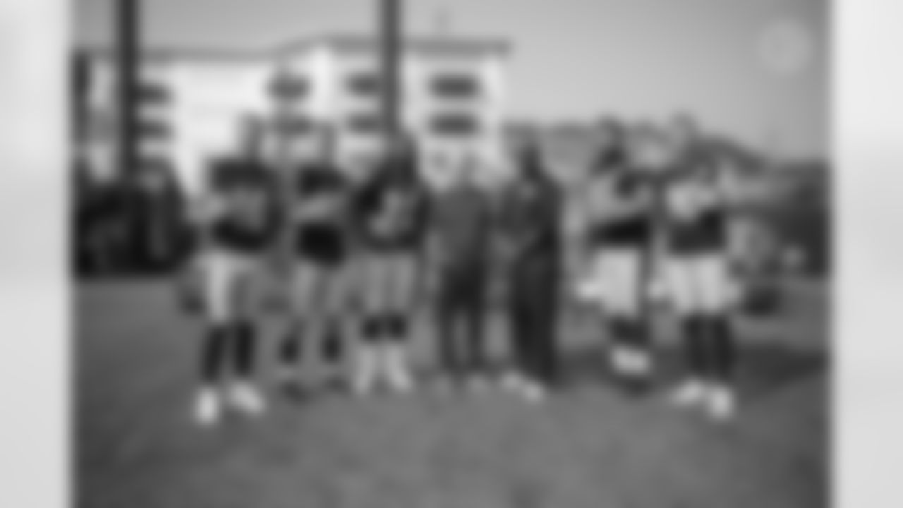 Pittsburgh Steelers quarterback Mitch Trubisky (10), Pittsburgh Steelers safety Miles Killebrew (28), Pittsburgh Steelers running back Najee Harris (22), Pittsburgh Steelers President Art Rooney II, Pittsburgh Steelers Head Coach Mike Tomlin, Pittsburgh Steelers defensive tackle Cameron Heyward (97), and Pittsburgh Steelers linebacker T.J. Watt (90) during team photo day at the UPMC Rooney Sports Complex, Saturday, Sept. 17, 2022. (Karl Roser / Pittsburgh Steelers)