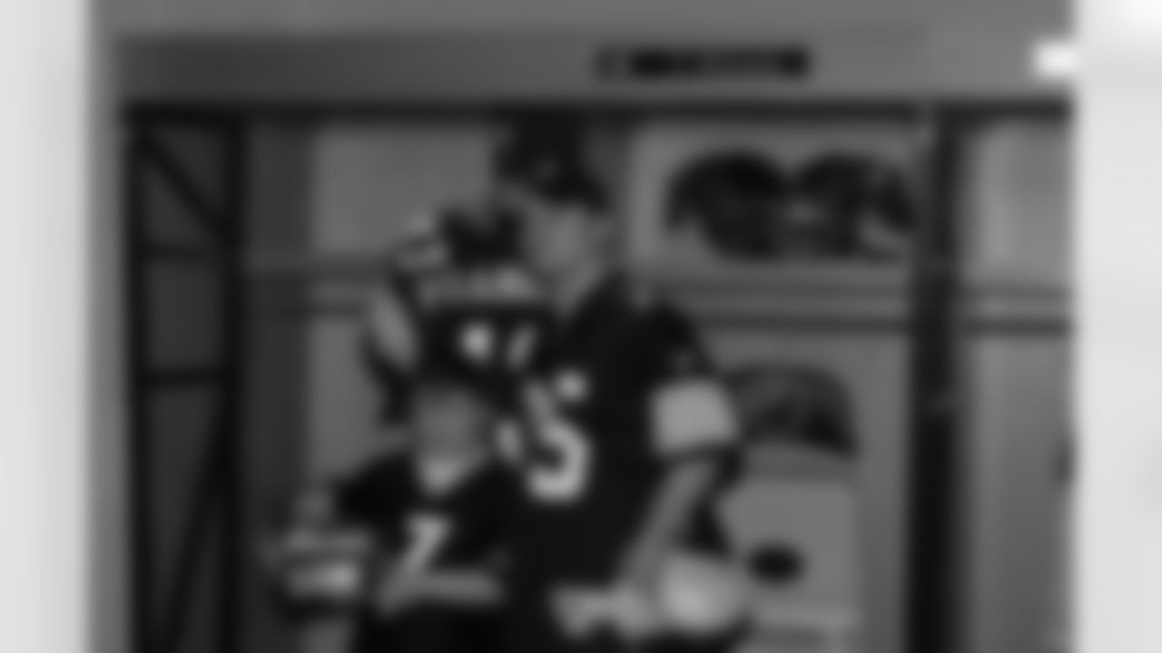 08_DraftDay_HeinzField_dh_466