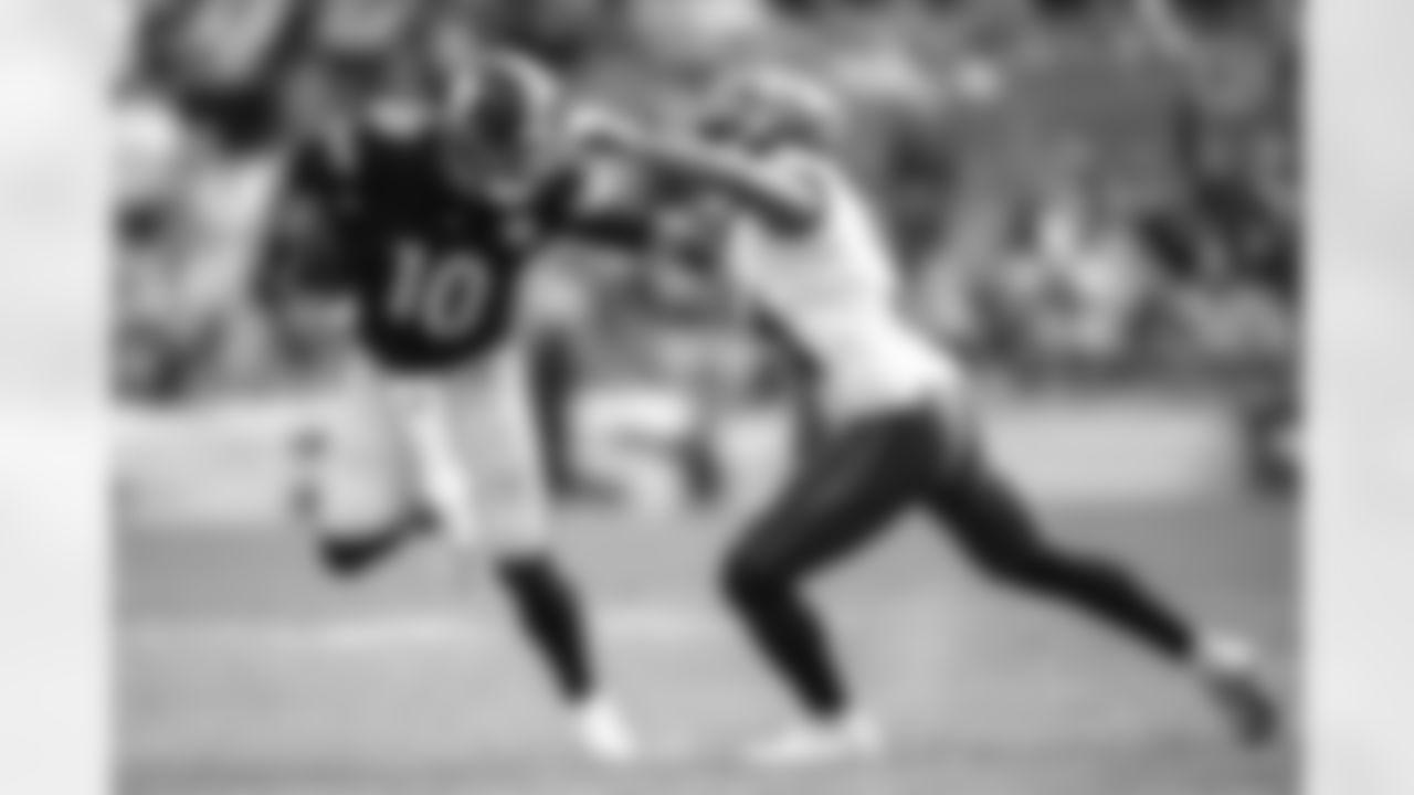 Pittsburgh Steelers quarterback Mitch Trubisky (10) during a regular season game between the Pittsburgh Steelers and the Tampa Bay Buccaneers, Sunday, Oct. 16, 2022 in Pittsburgh, PA. The Steelers defeated the Buccaneers 20-18. (Abigail Dean / Pittsburgh Steelers)