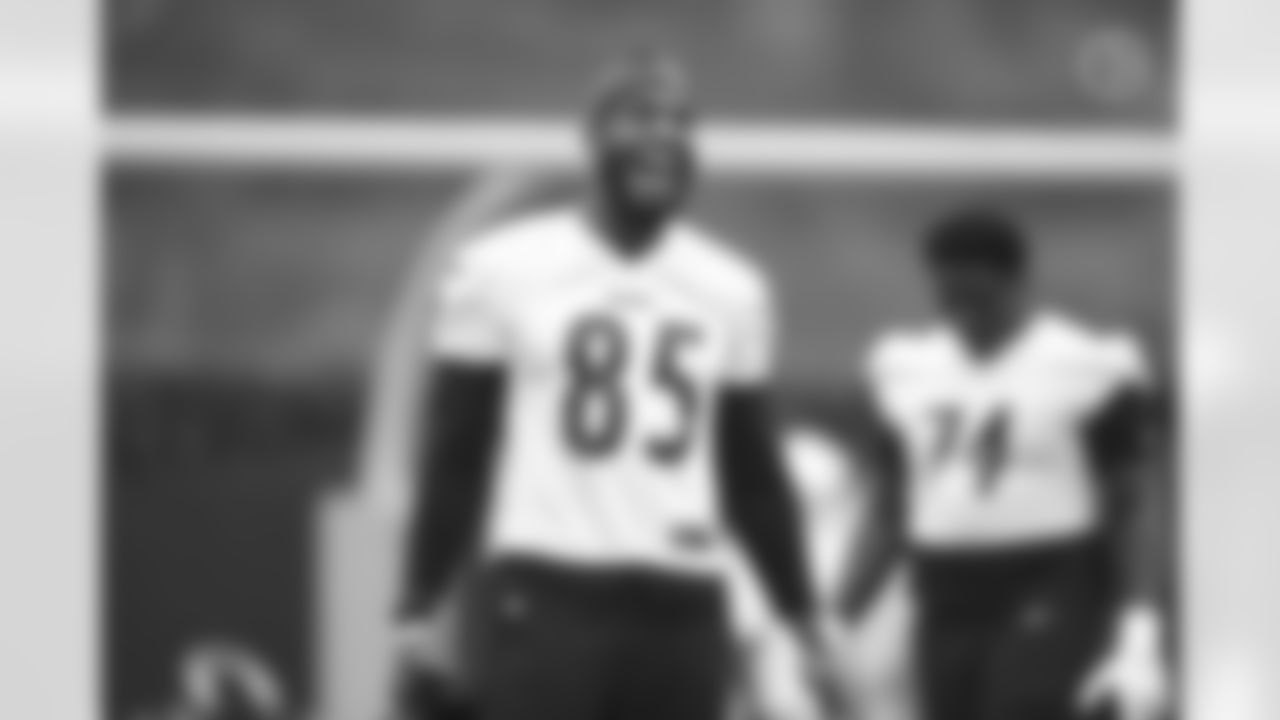 Pittsburgh Steelers tight end Eric Ebron (85) practices at the UPMC Rooney Sports Complex preparing for a Week 1 matchup against the New York Giants, Friday, Sept. 11, 2020 in Pittsburgh, PA. (Karl Roser / Pittsburgh Steelers)