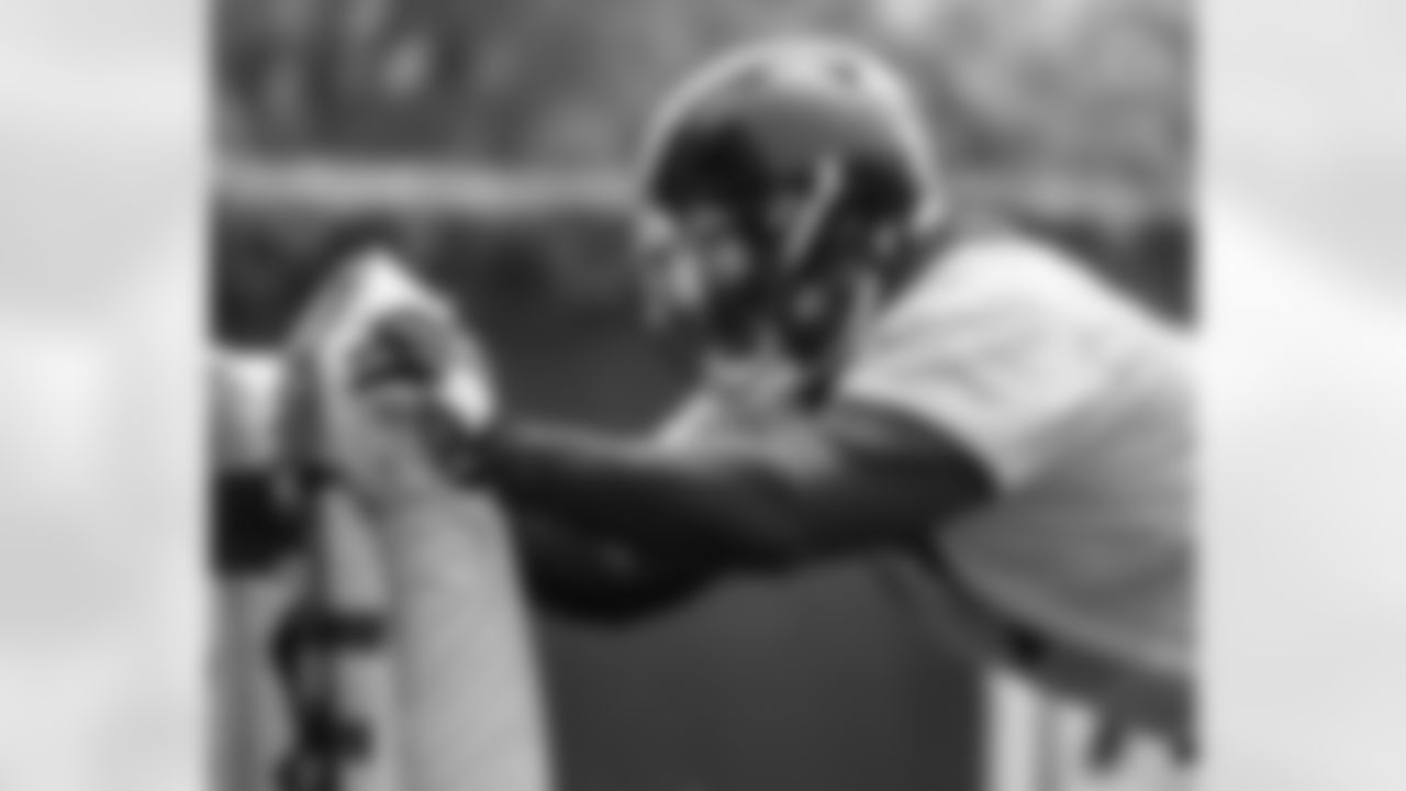 Pittsburgh Steelers defensive tackle Cameron Heyward (97) participates in the Organized Team Activities (OTAs), Tuesday June 6, 2023 at the UPMC Rooney Sports Complex. (Abigail Dean / Pittsburgh Steelers)