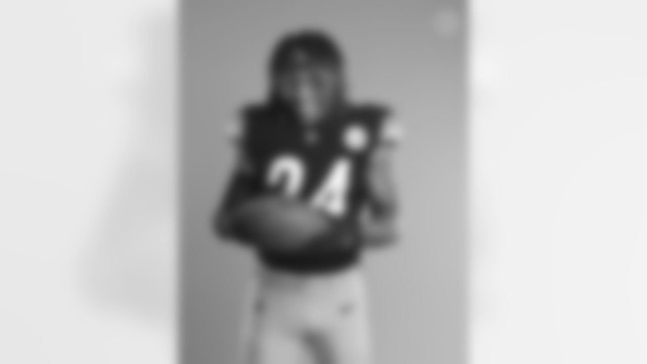 Pittsburgh Steelers running back Benny Snell Jr. (24) poses for a photo during the Steelers 2021 media day, Friday, July 23, 2021 in Pittsburgh, PA. (Karl Roser / Pittsburgh Steelers)