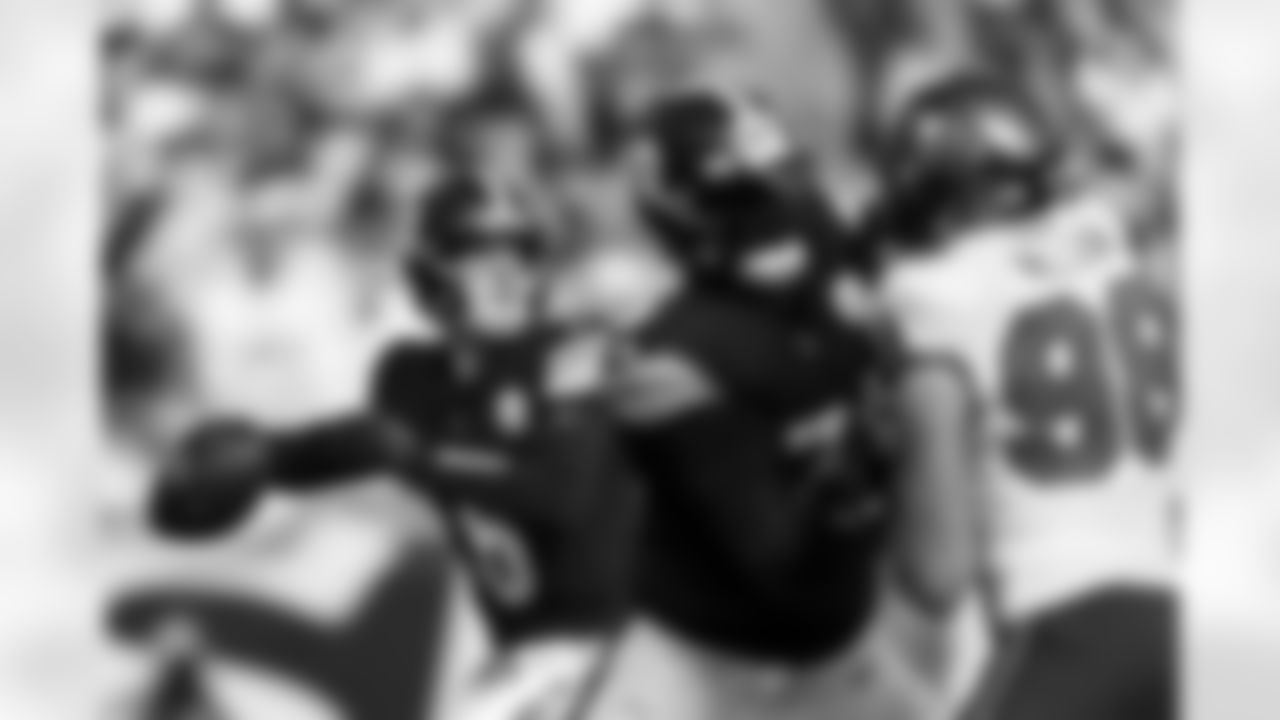 Pittsburgh Steelers quarterback Kenny Pickett (8) during a regular season game between the Pittsburgh Steelers and the Tampa Bay Buccaneers, Sunday, Oct. 16, 2022 in Pittsburgh, PA. (Karl Roser / Pittsburgh Steelers)