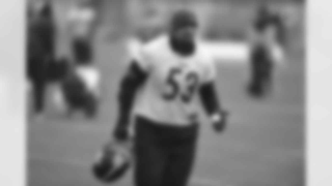 Pittsburgh Steelers center Maurkice Pouncey (53) practices at the UPMC Rooney Sports Complex preparing for a Week 8 matchup against the Baltimore Ravens, Friday, Oct. 30, 2020 in Pittsburgh, PA. (Karl Roser / Pittsburgh Steelers)