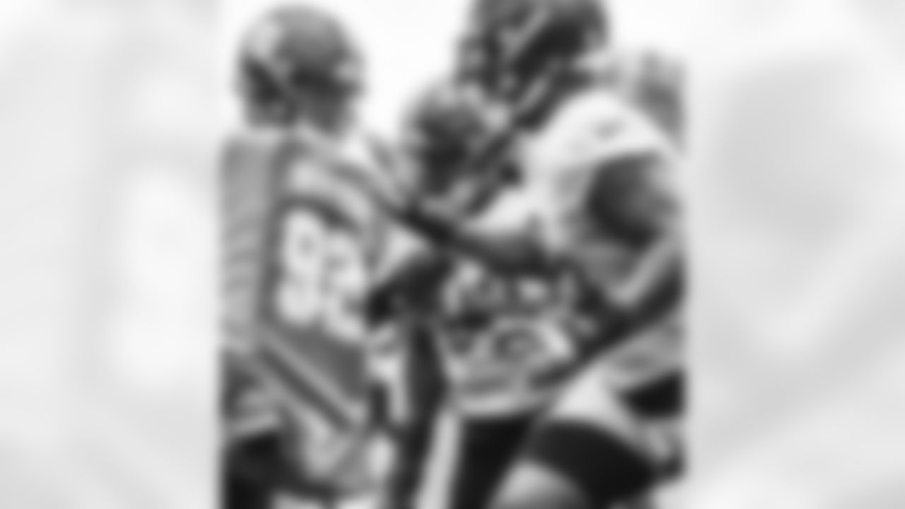 Pittsburgh Steelers offensive lineman Kevin Dotson (69) participates in the Organized Team Activities (OTAs), Wednesday May 26, 2021 at the UPMC Rooney Sports Complex. (Caitlyn Epes / Pittsburgh Steelers)