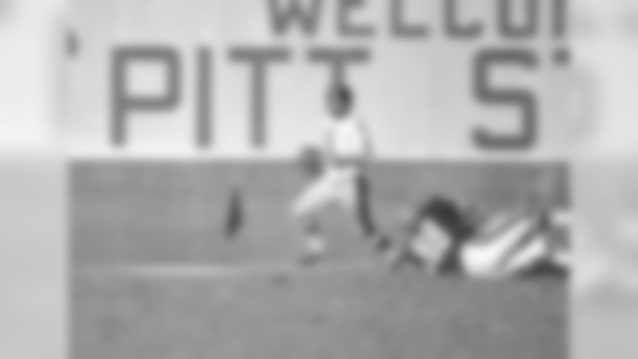 2\. Terry Hanratty (1969) - 8 passing touchdowns.