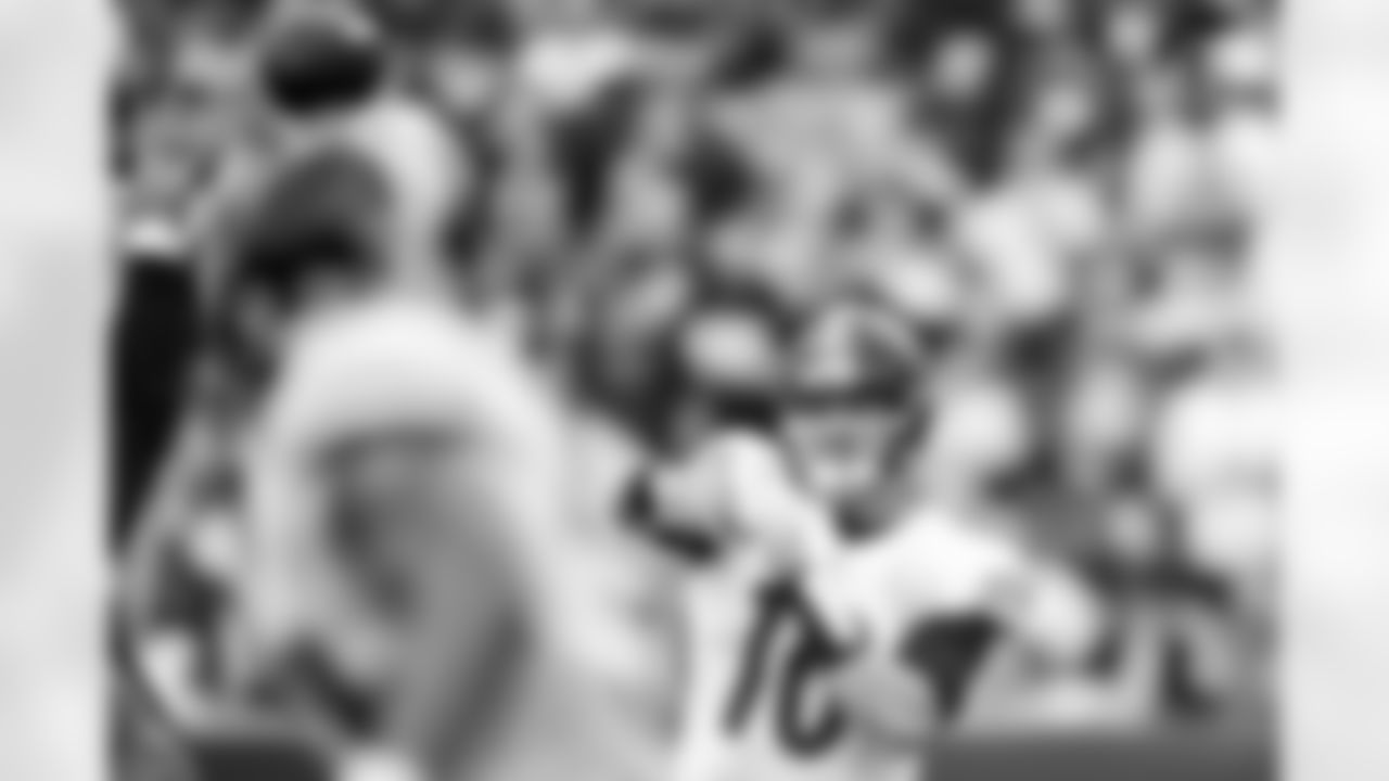 Pittsburgh Steelers quarterback Mitch Trubisky (10) during a regular season game between the Pittsburgh Steelers and the Cincinnati Bengals, Sunday, Sept. 11, 2022 in Cincinnati, OH. The Steelers beat the Bengals in OT 23-20. (Abigail Dean / Pittsburgh Steelers)