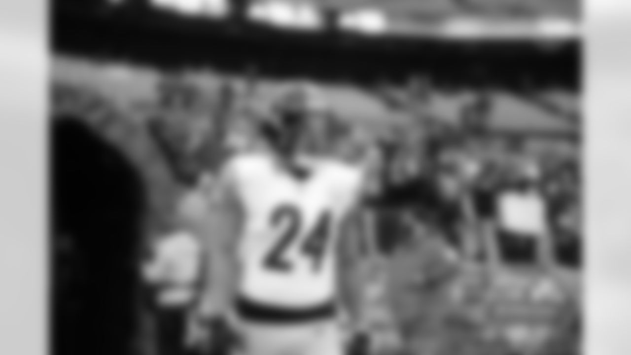 Pittsburgh Steelers running back Benny Snell Jr. (24) during a regular season game between the Pittsburgh Steelers and the Baltimore Ravens, Sunday, Jan. 9, 2022 in Baltimore, MD. (Caitlyn Epes / Pittsburgh Steelers)