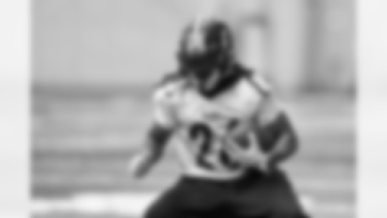 Pittsburgh Steelers running back Anthony McFarland (26) during practice at the UPMC Rooney Sports Complex preparing for a Week 15 matchup against the Carolina Panthers Friday, Dec. 16, 2022 in Pittsburgh, PA. (Karl Roser / Pittsburgh Steelers)