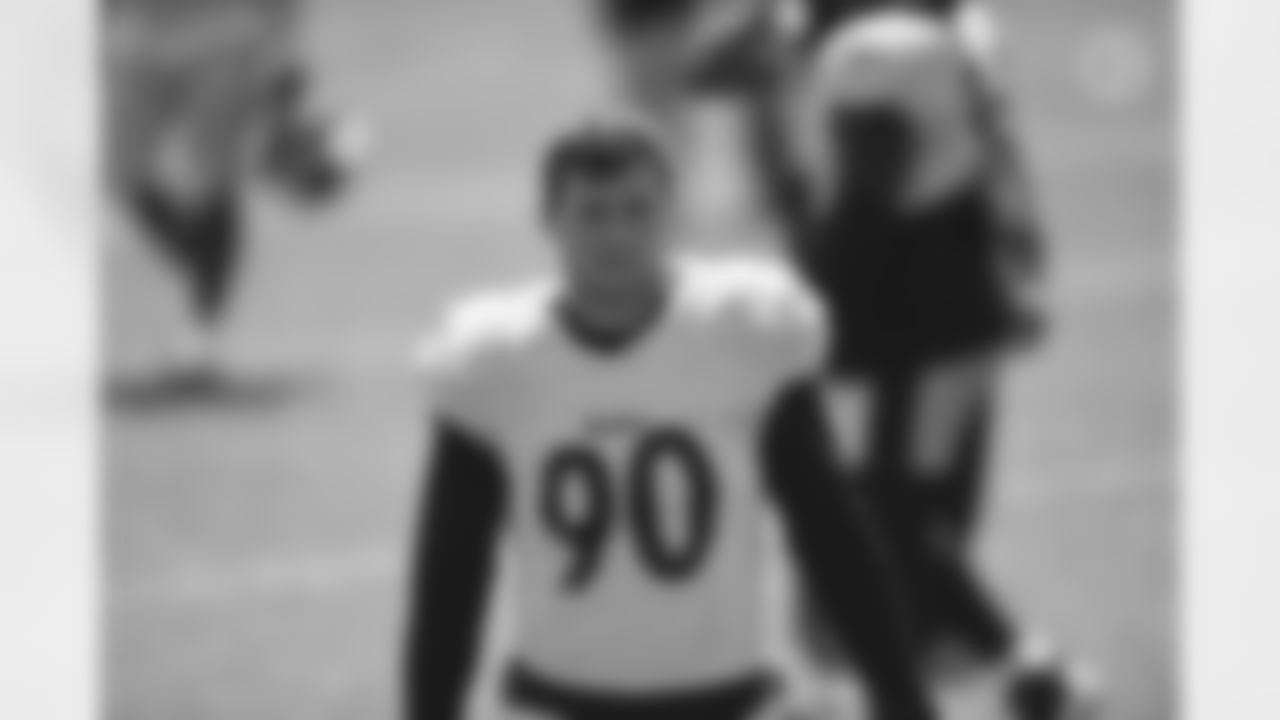 Pittsburgh Steelers linebacker T.J. Watt (90) trains at Heinz Field during the Steelers 2020 Training Camp, Monday, Aug. 24, 2020 in Pittsburgh, PA. (Caitlyn Epes / Pittsburgh Steelers)