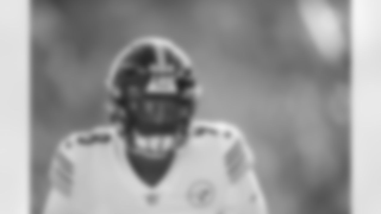 Pittsburgh Steelers defensive lineman Taco Charlton (98) during a regular season game between the Pittsburgh Steelers and the Cincinnati Bengals, Sunday, Nov. 28, 2021 in Cincinnati, OH. The Bengals beat the Steelers 41-10. (Karl Roser / Pittsburgh Steelers)