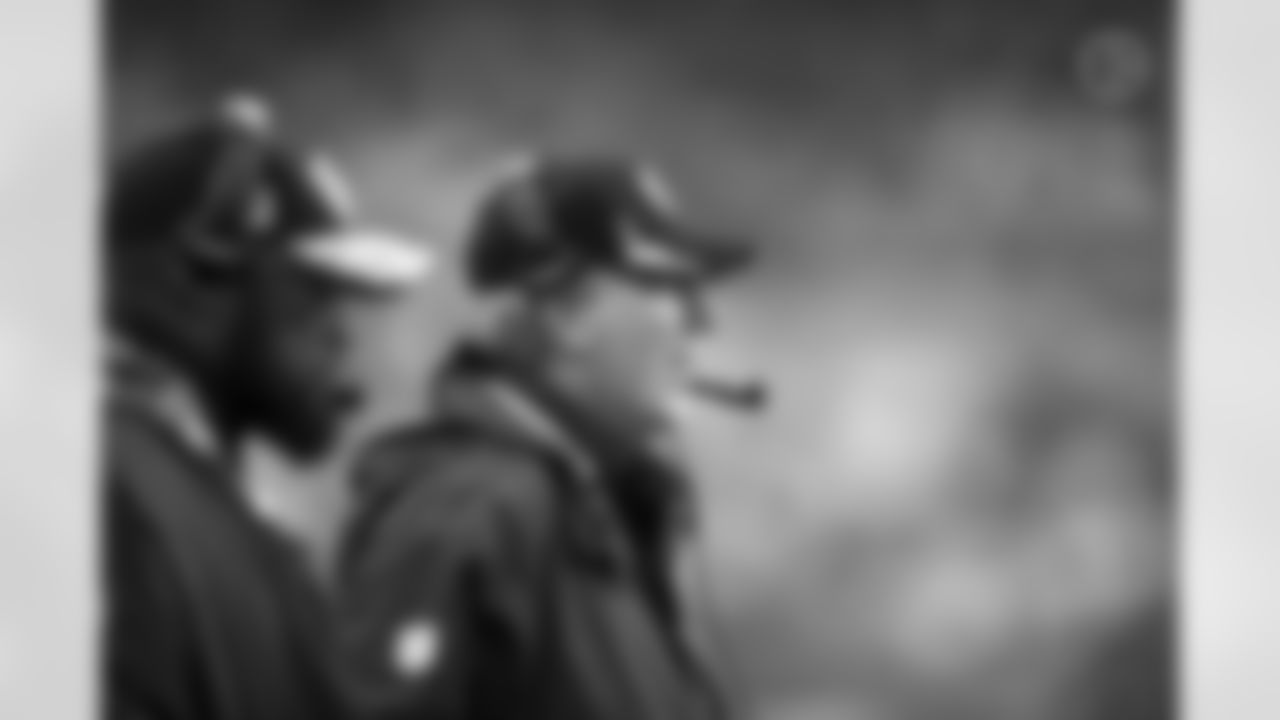 Pittsburgh Steelers Defensive Coordinator Keith Butler during a regular season game between the Pittsburgh Steelers and the Detroit Lions, Sunday, Nov. 14, 2021 in Pittsburgh, PA. The Steelers and Lions tied in OT 16-16. (Karl Roser / Pittsburgh Steelers)