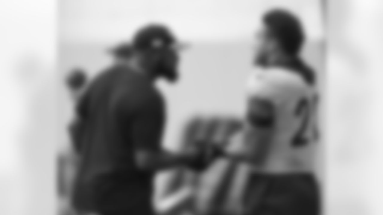 Pittsburgh Steelers Head Coach Mike Tomlin and Pittsburgh Steelers safety Miles Killebrew (28) during practice at the UPMC Rooney Sports Complex preparing for a Week 1 matchup against the Cincinnati Bengals, Monday, Sept. 5, 2022 in Pittsburgh, PA. (Karl Roser / Pittsburgh Steelers)