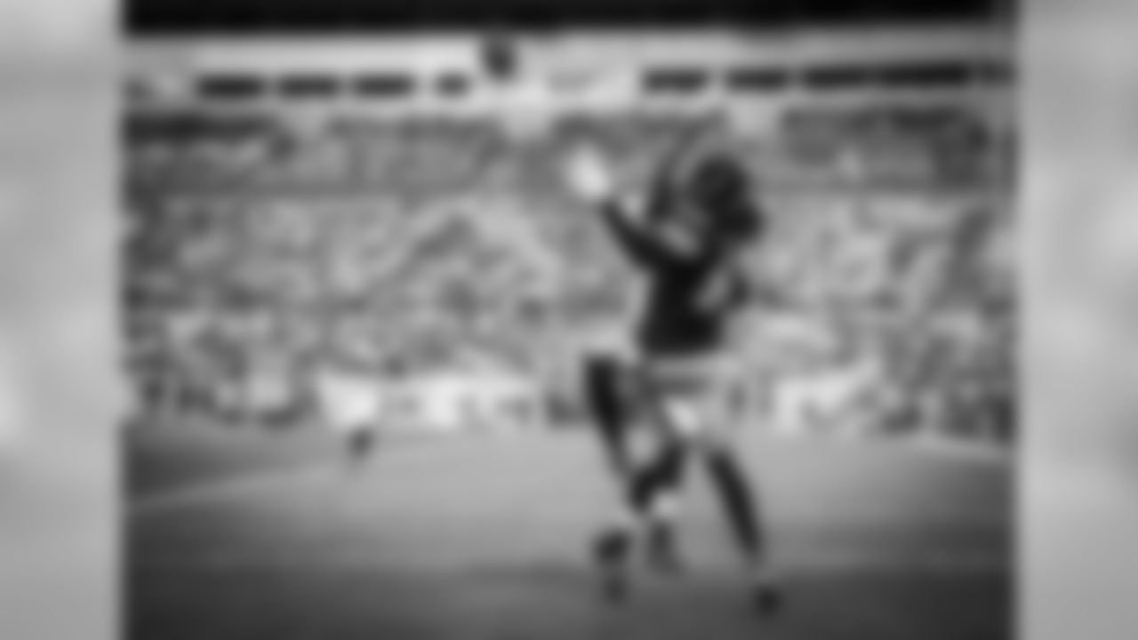 WR Cobi Hamilton